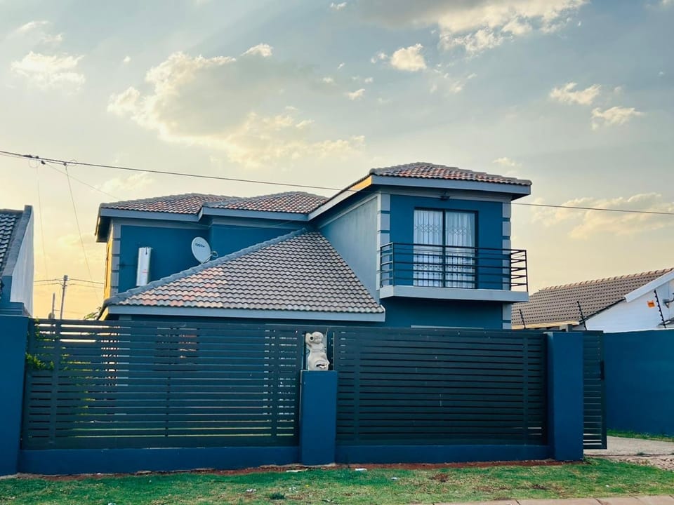 Serenity Guest House Protea Glen Bed and Breakfast in Gauteng