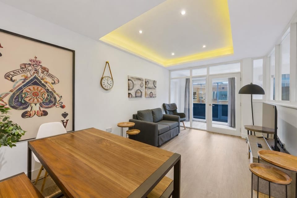TV and multimedia, Living room, Dining area