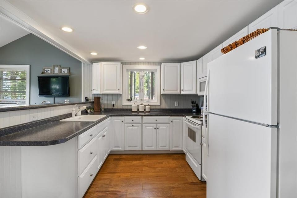 Eagle's Landing Private Dock Dog Friendly House in Acton