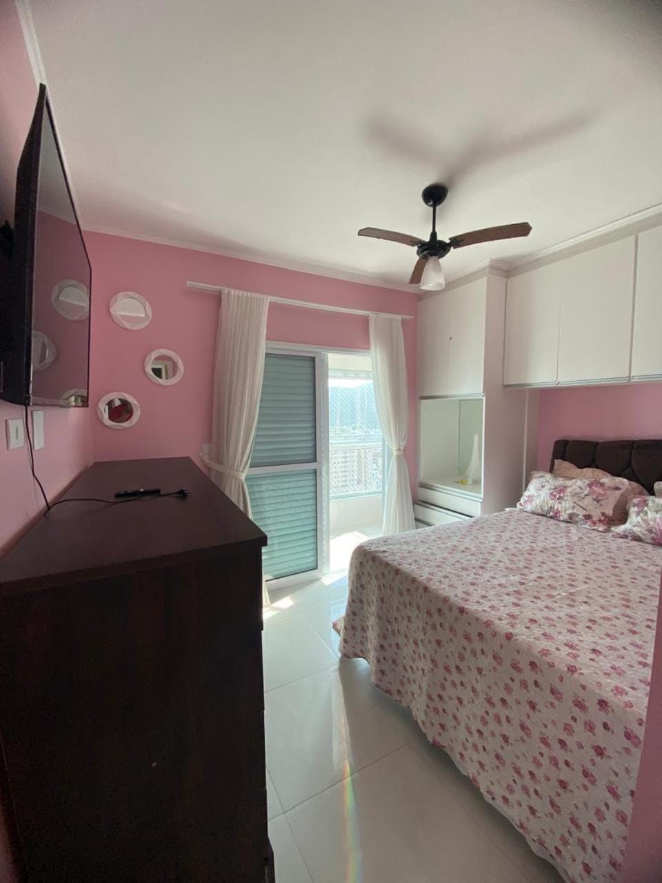 Bed, TV and multimedia, Bedroom, wardrobe