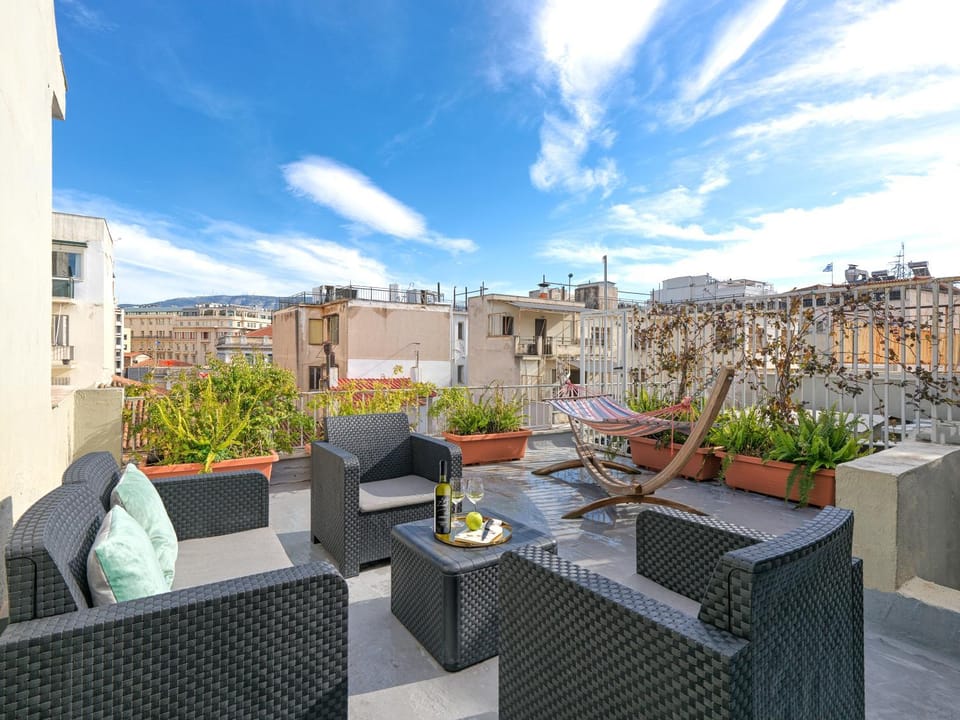 Patio, Day, View (from property/room), Balcony/Terrace, Living room, Seating area, City view