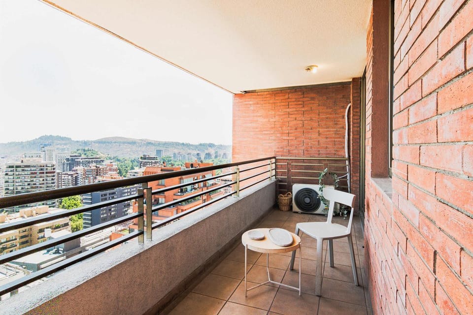 HOM I EscuelaMilitar I AA I Las Condes I 2D2B 4PAX Apartment in Providencia