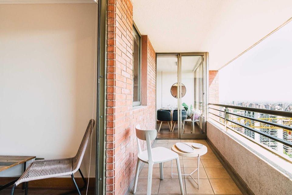 HOM I EscuelaMilitar I AA I Las Condes I 2D2B 4PAX Apartment in Providencia