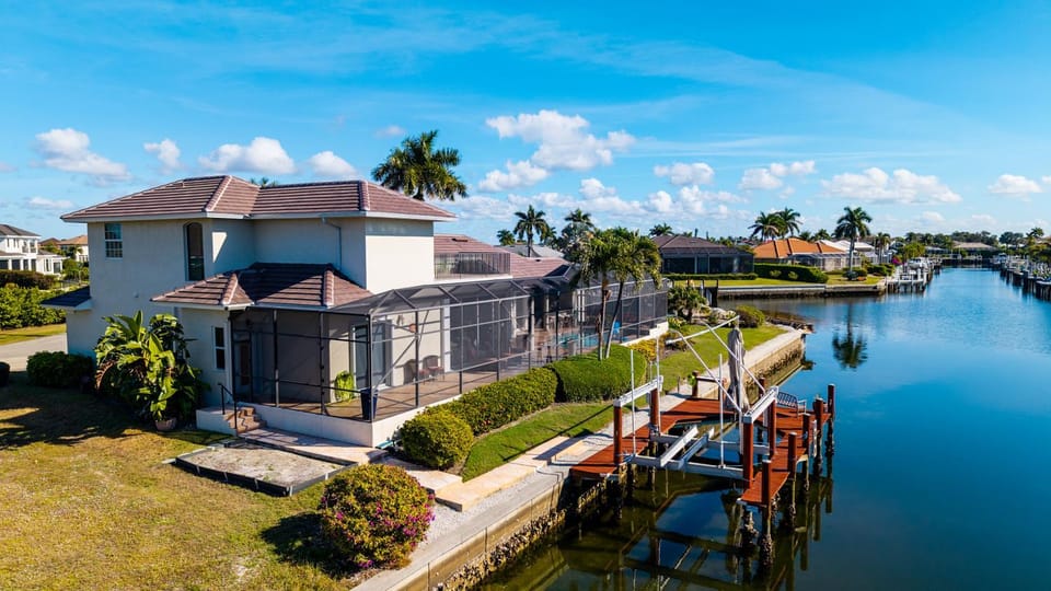 Waterfront 4 Bed | Pool, Spa, Southern Sun House in Marco Island