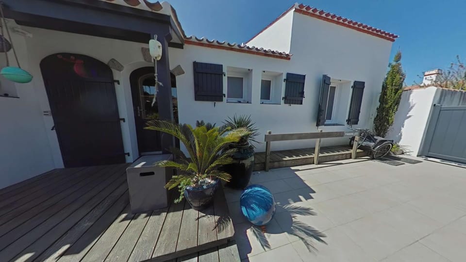 Property building, Patio