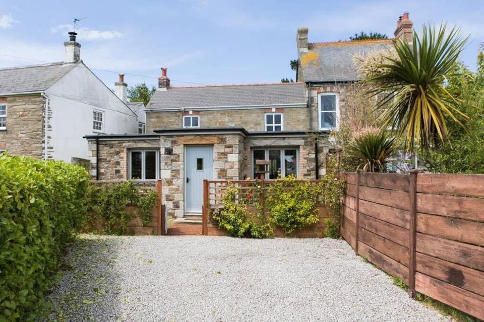 Cornish Cottage St Agnes free parking and garden House in England