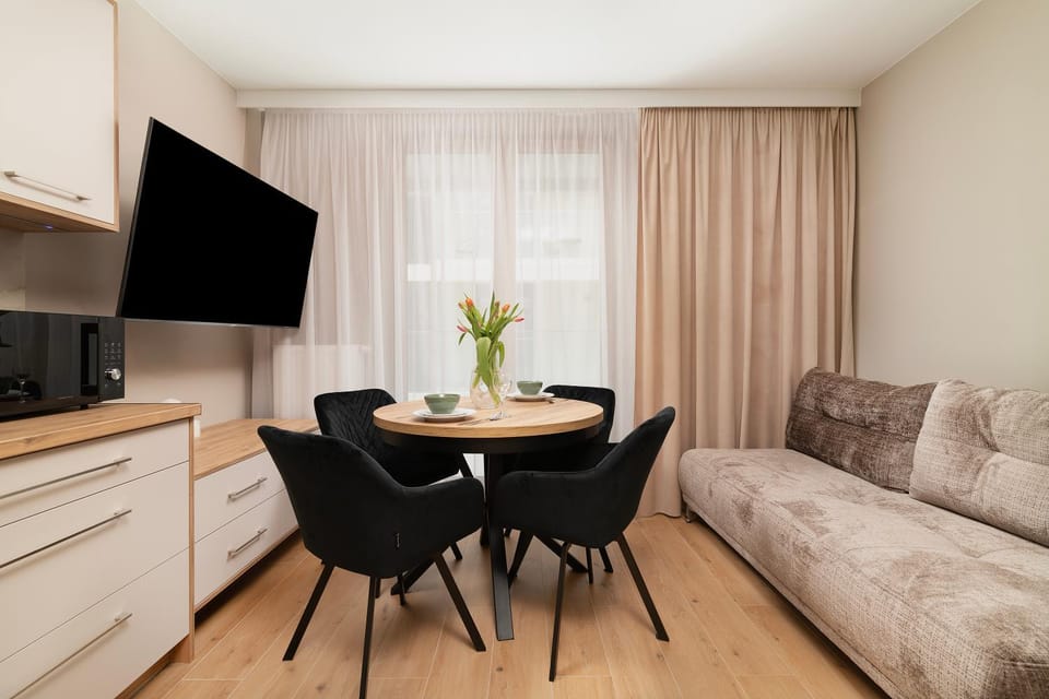 EASY RENT- Jasna Street Centrum, 24h Check-in Apartment in Masovian Voivodeship