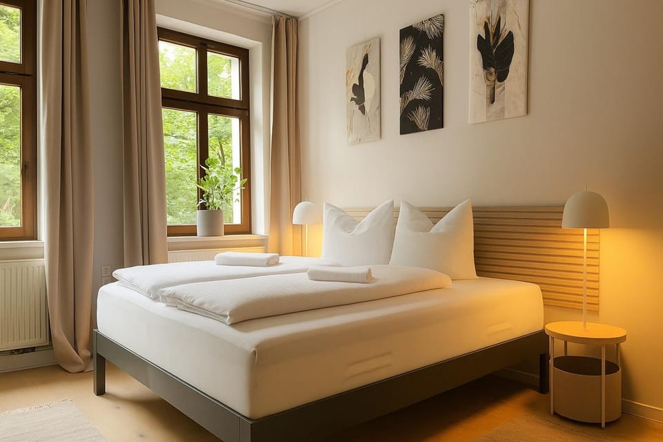 Bed, Photo of the whole room, Bedroom, towels