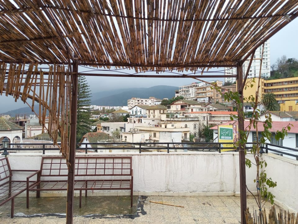 Grande terrasse & BBQ Annaba Apartment in Tunisia