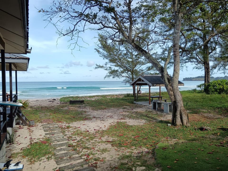 Kudat Beach House 4 Bed and Breakfast in Sabah