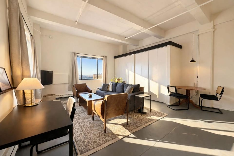 Westown Studio Apt Near Fiserv, Baird, and Theater District Apartment in Milwaukee