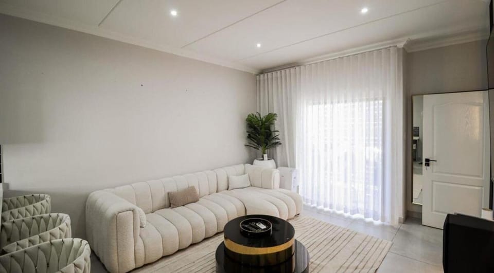 LiFa Luxury Sandton Retreat Apartment in Sandton