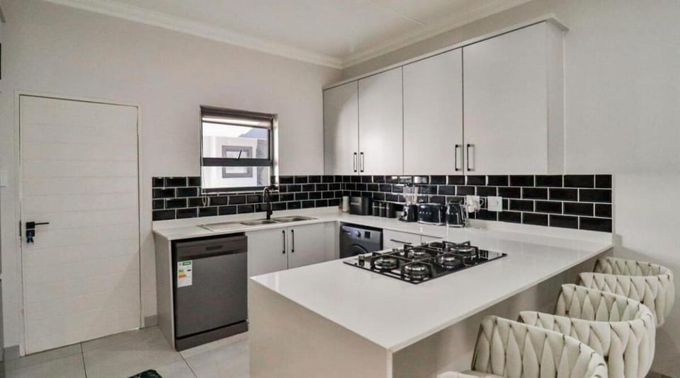 LiFa Luxury Sandton Retreat Apartment in Sandton