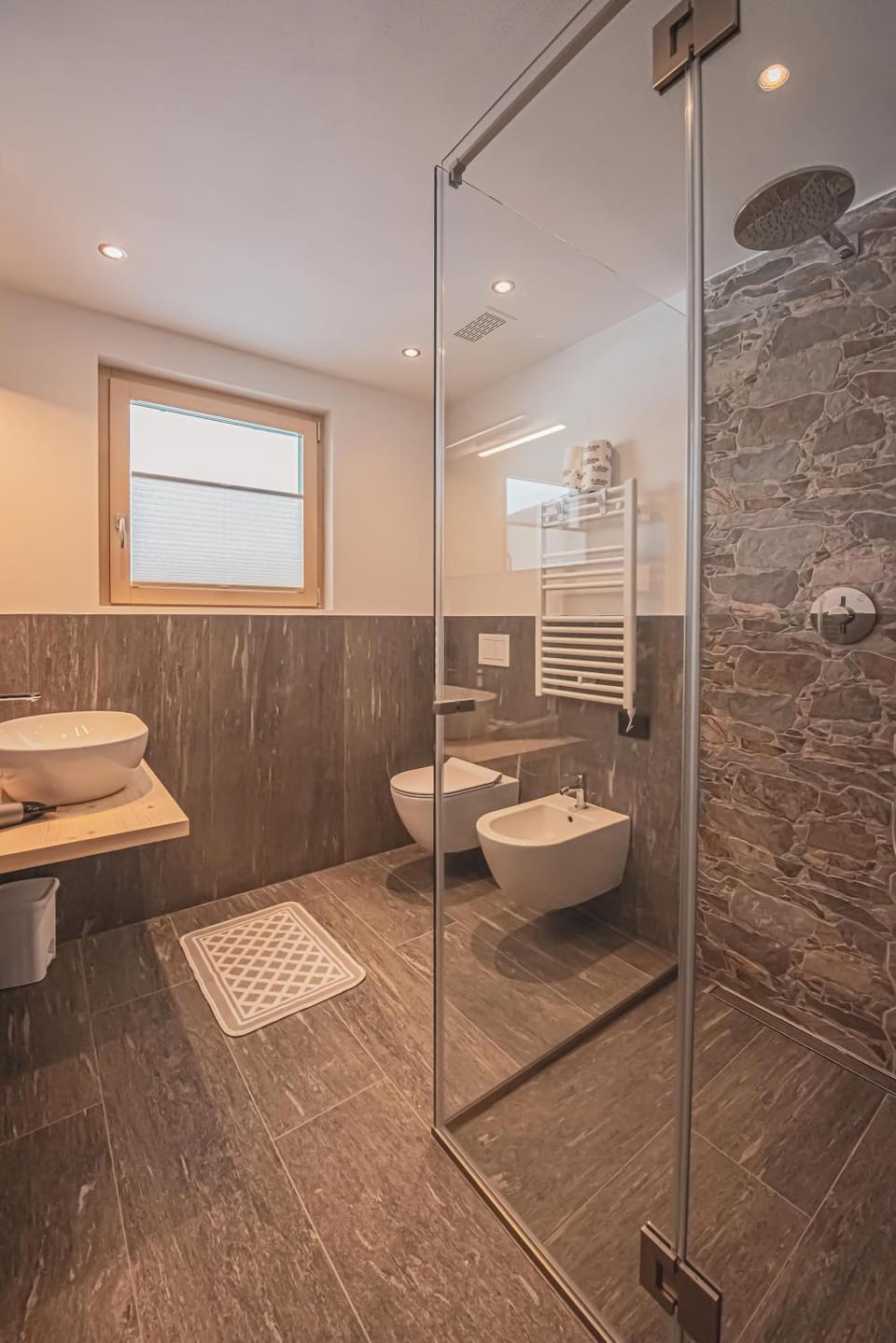 Shower, Toilet, bidet, towels