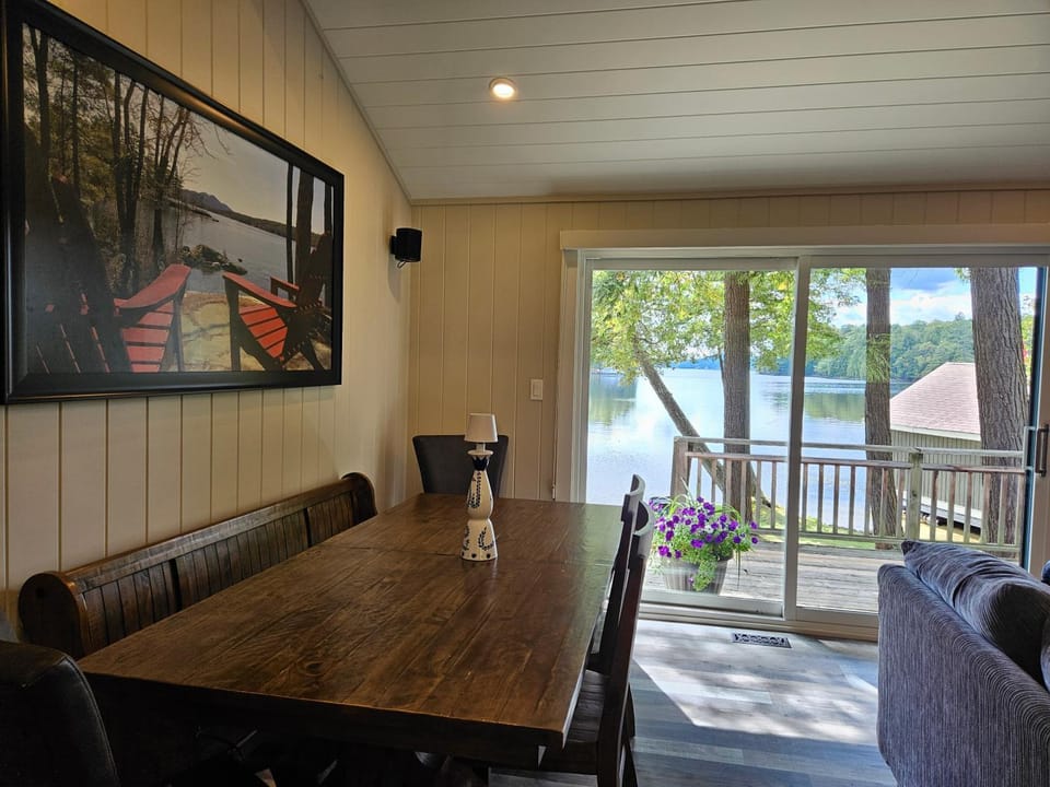 Olga's Bay Lakehouse House in Muskoka Lakes
