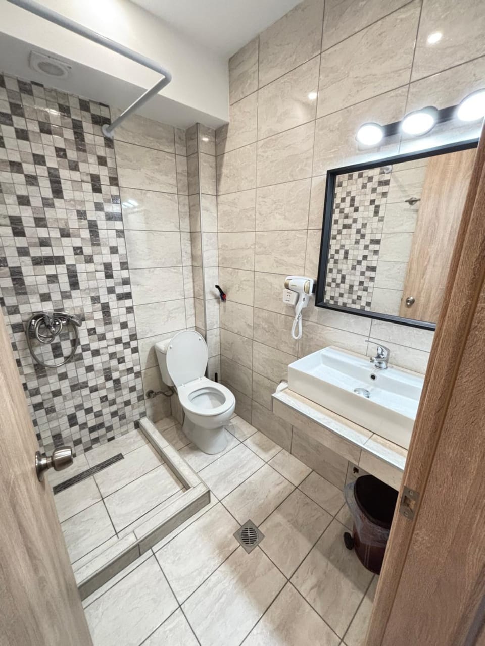 Shower, Toilet, Bathroom