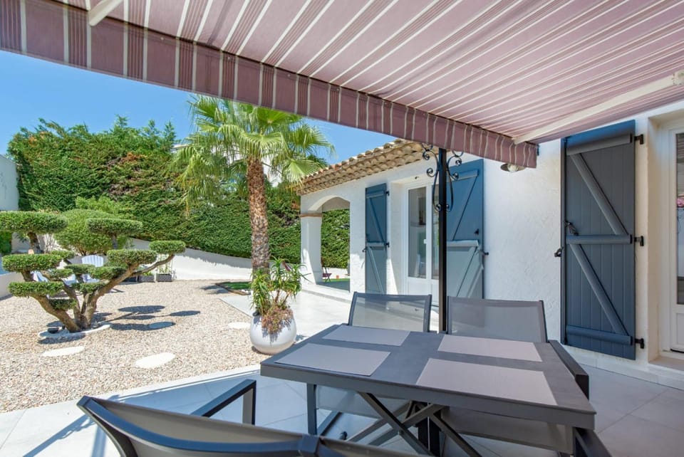 Balcony/Terrace, Inner courtyard view