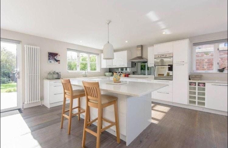 Seaside golfing haven-central 4 bed detached home House in North Berwick