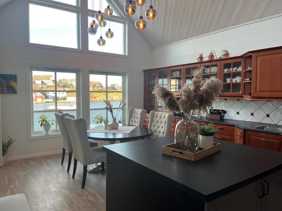 Large apartment by the sea for rent during ONS Villa in Stavanger