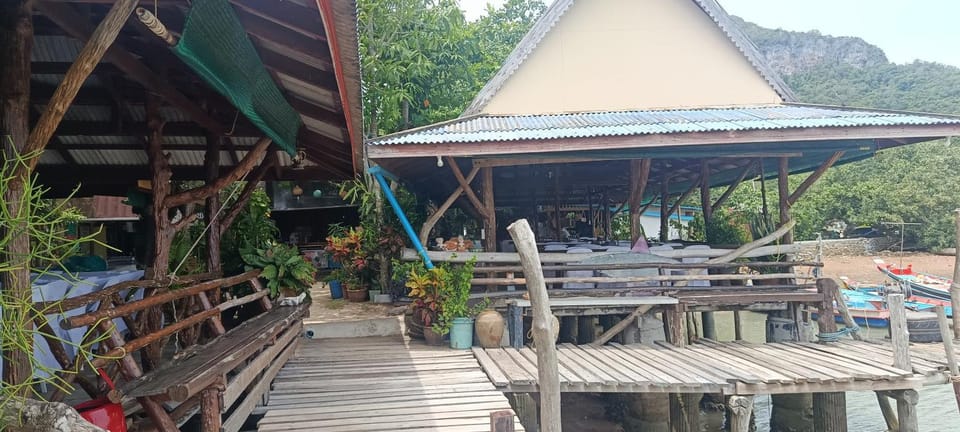Phaluay seefood Motel Nature lodge in Koh Samui