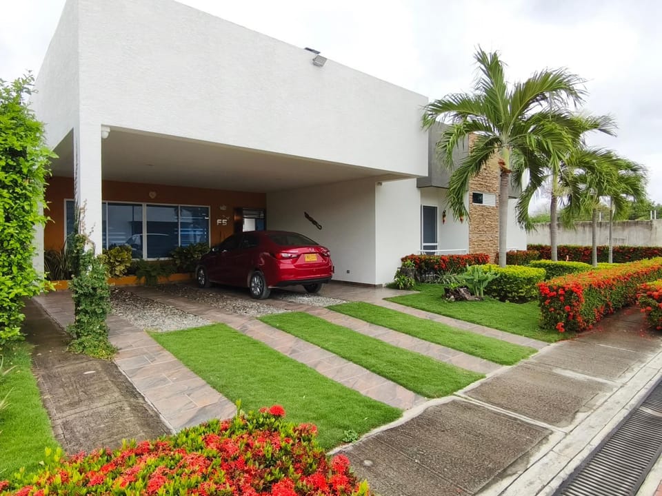 Facade/entrance, Garden