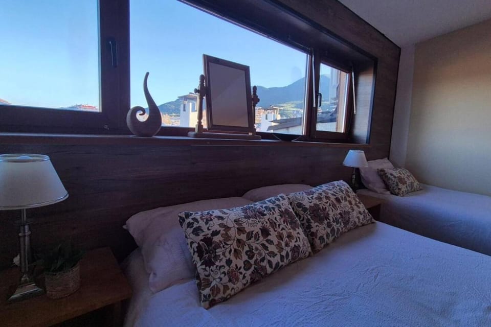 Libell - 3 bedroom Penthouse only 700 meters from Ski Lift Apartment in Bansko