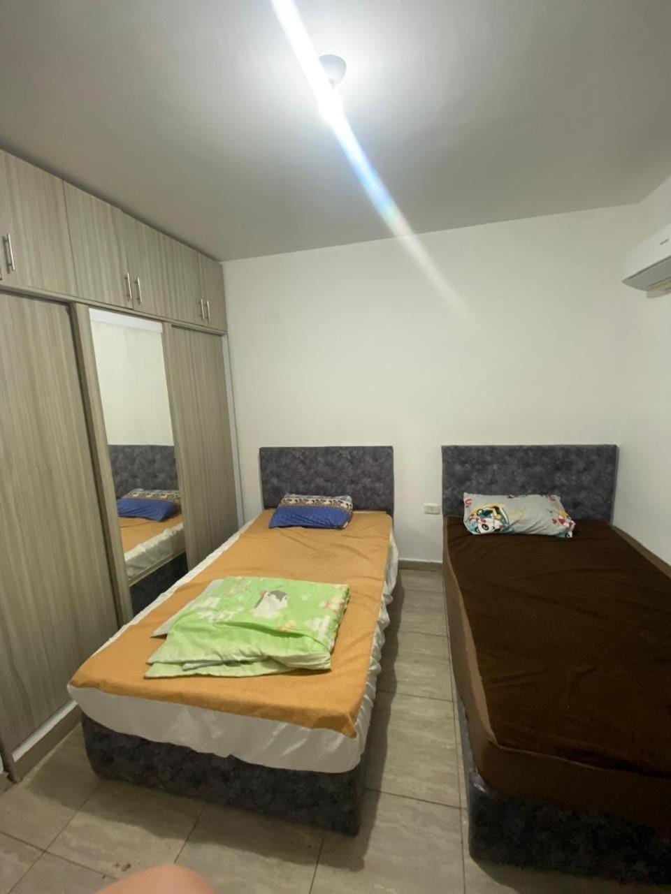 Photo of the whole room, Bedroom, wardrobe