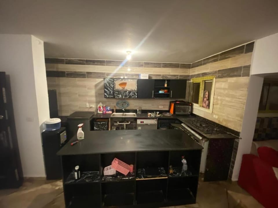 Kitchen or kitchenette, Dining area, dishwasher, minibar, oven