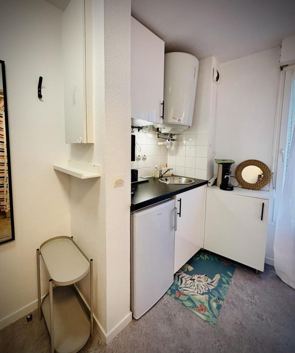 Kitchen or kitchenette, stove