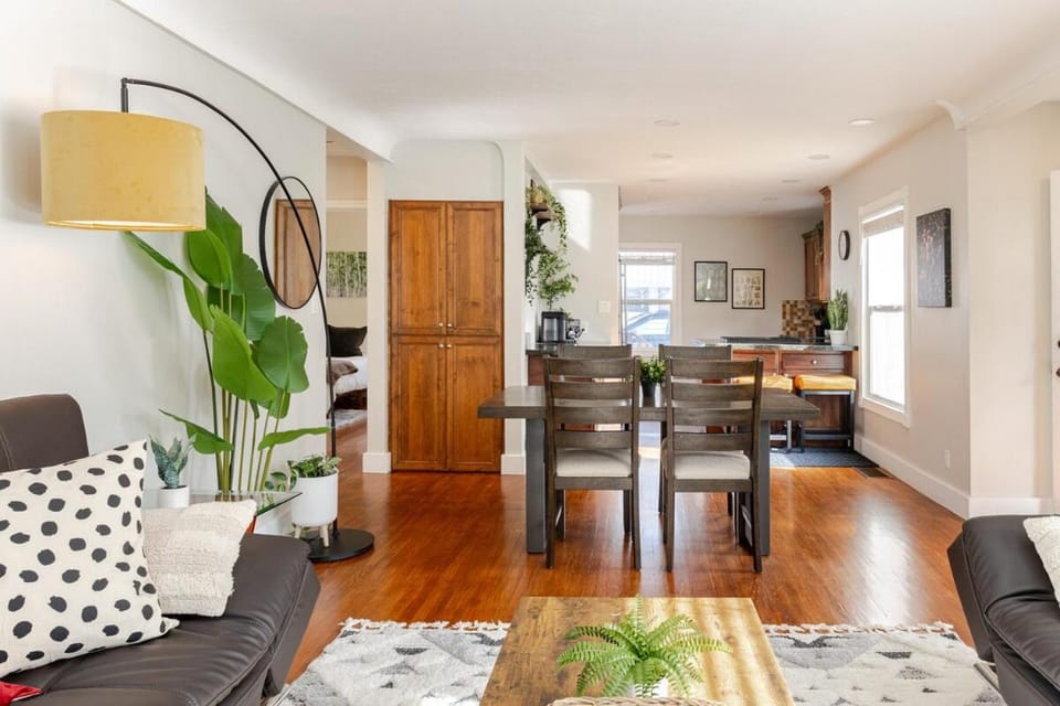 Family Home - 2 Full Kitchen, Sauna, Sleeps 10-14 House in Salt Lake City