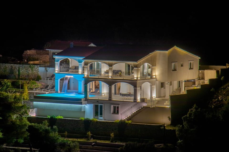 Property building, Night