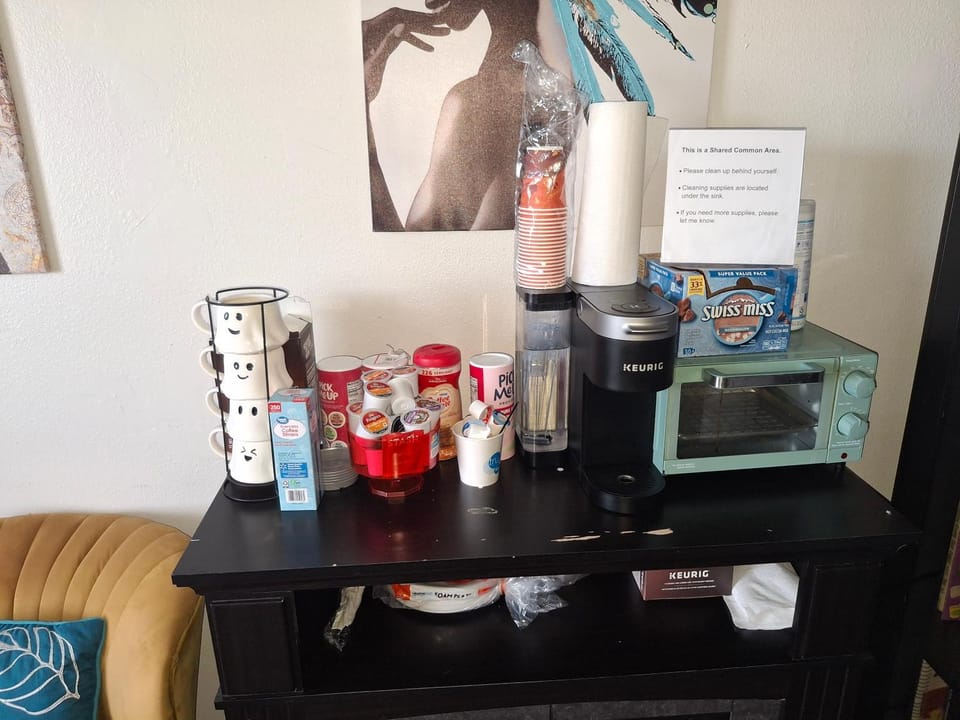 Coffee/tea facilities, Living room