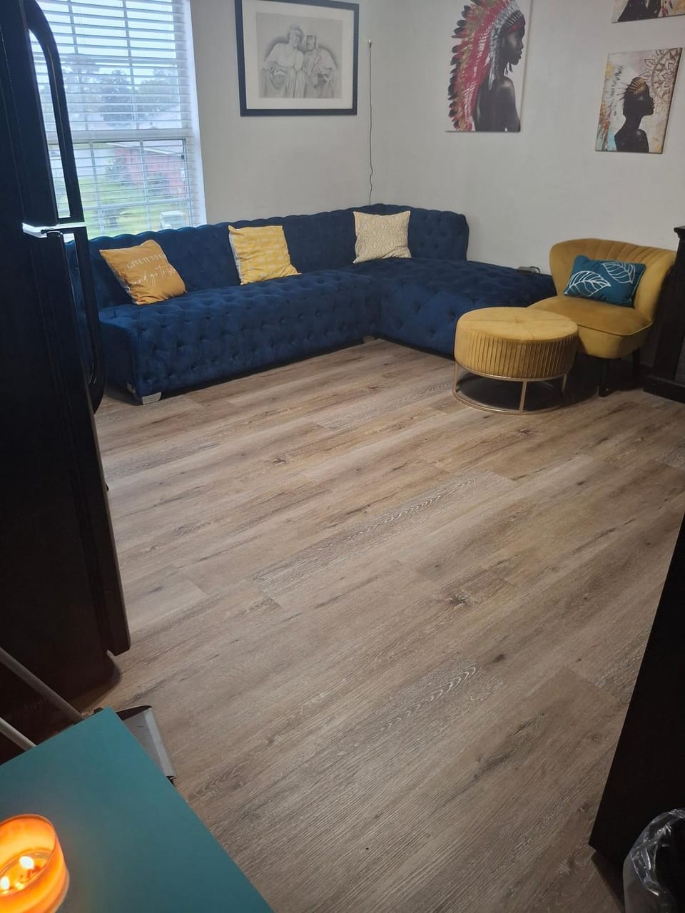 Communal lounge/ TV room, Library, Coffee/tea facilities, Living room, Seating area, Family, fireplace, flat iron, toaster