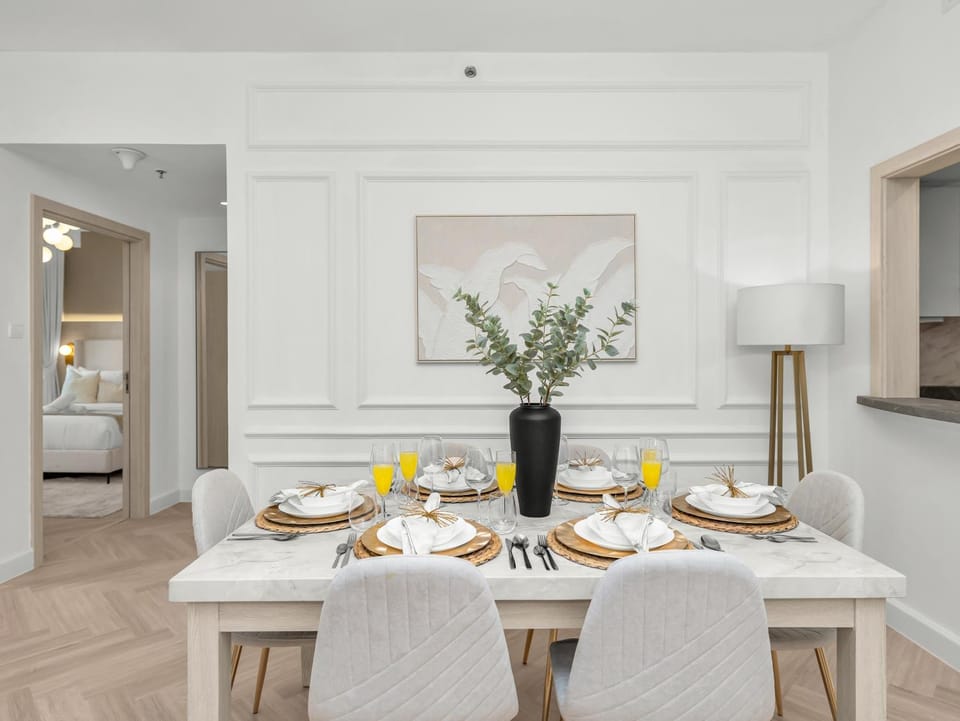Bed, Living room, Food and drinks, Photo of the whole room, Seating area, Dining area, Bedroom, Food