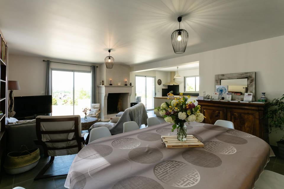 Kitchen or kitchenette, Living room, Dining area, pet friendly