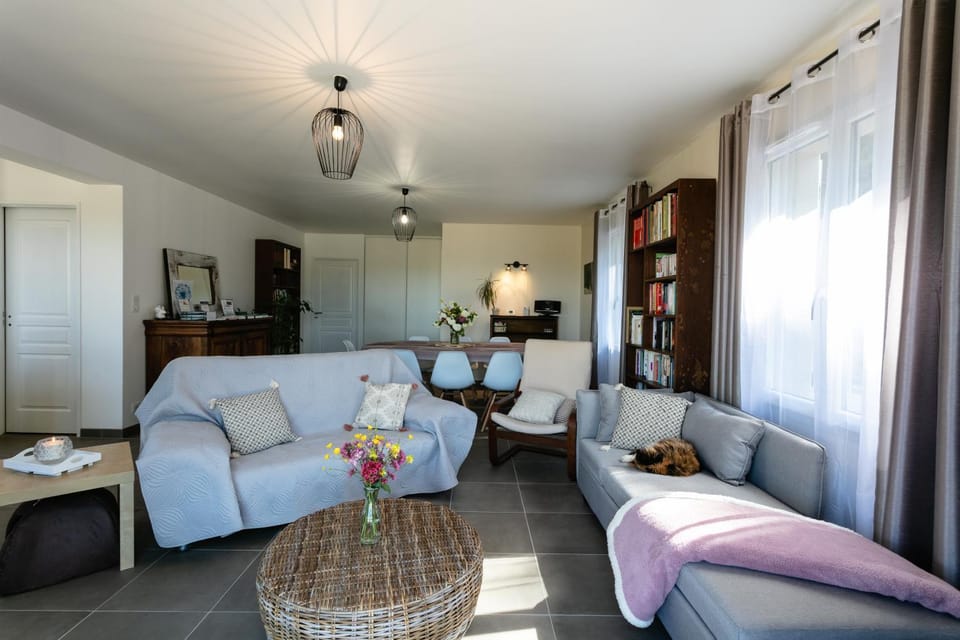 Library, Living room, Dining area