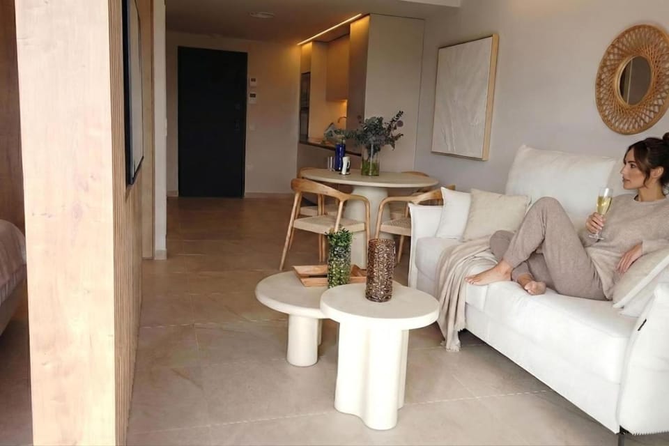 Communal lounge/ TV room