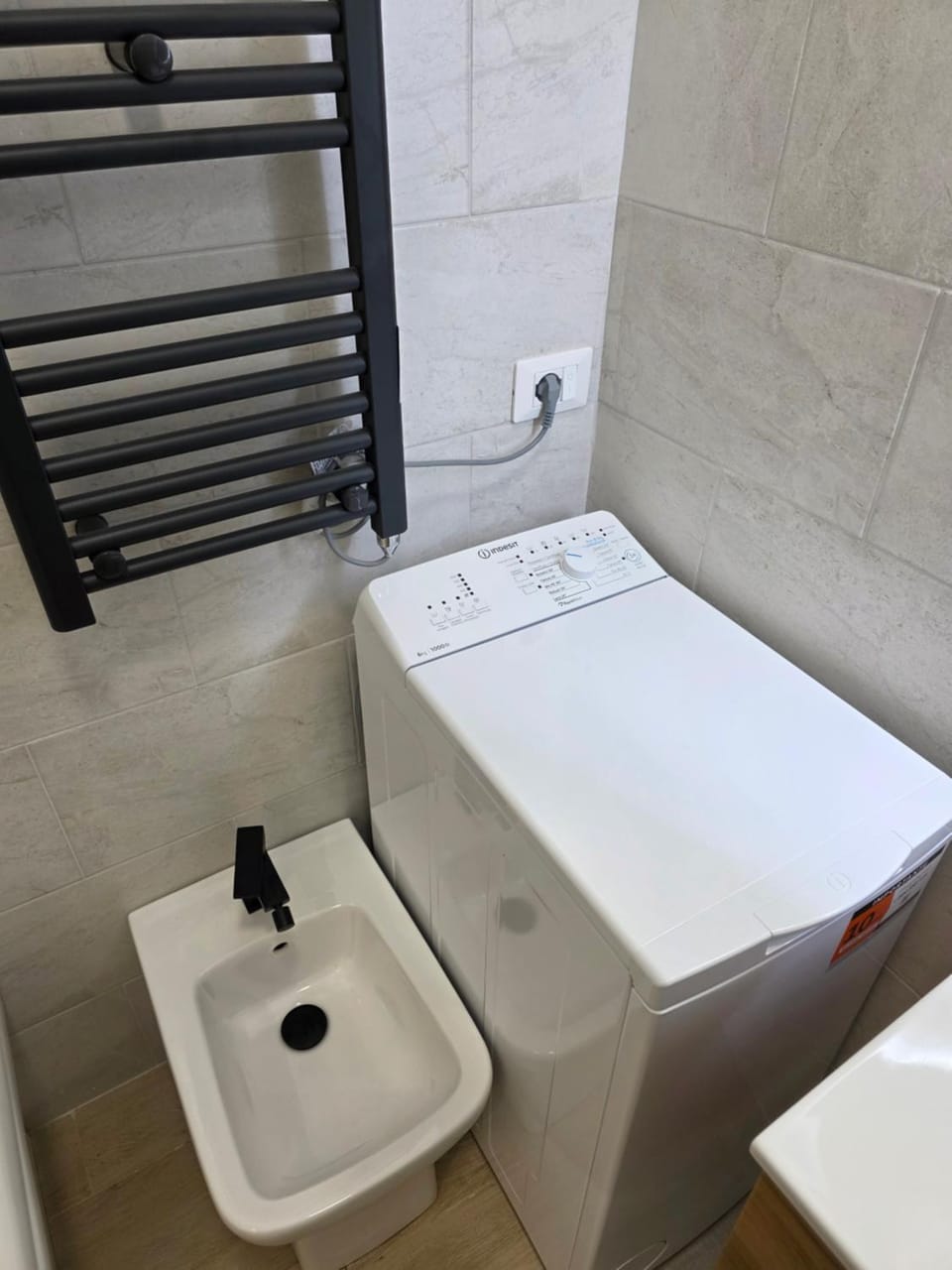 Toilet, Bathroom, washing machine