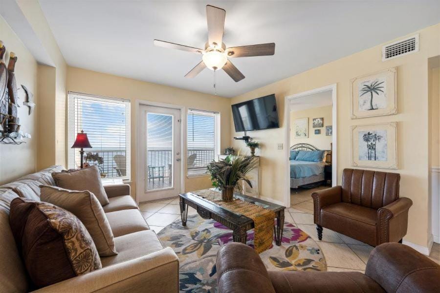 Boardwalk 581 by Youngs Suncoast Apartment in Gulf Shores