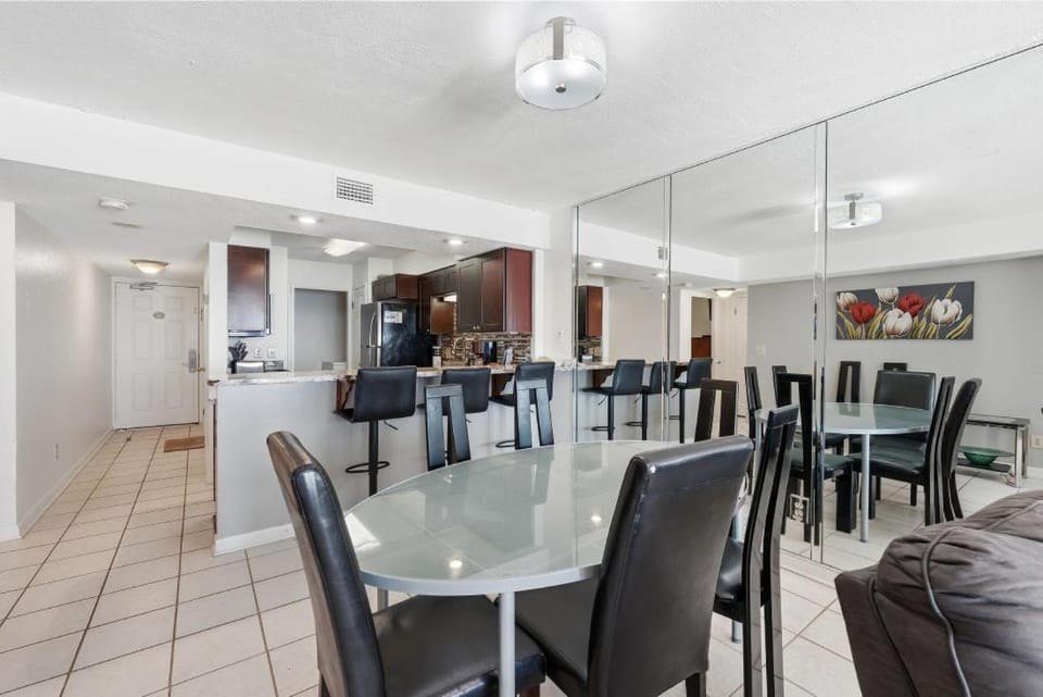 Boardwalk 583 by Youngs Suncoast Apartment in Gulf Shores