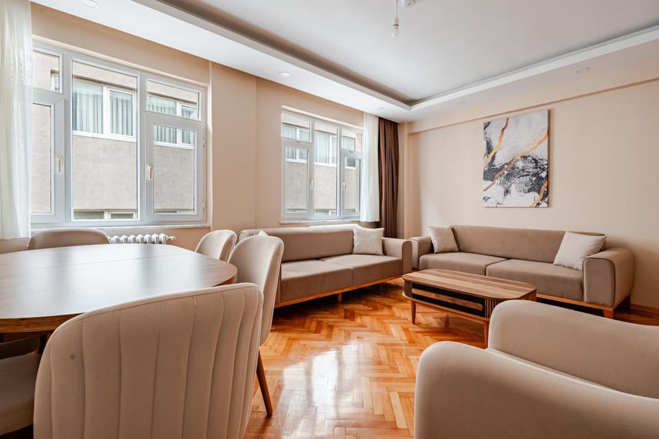 Living room, Seating area