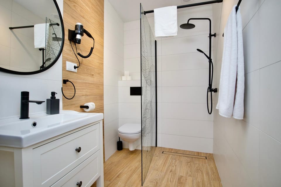 Shower, Bathroom, towels