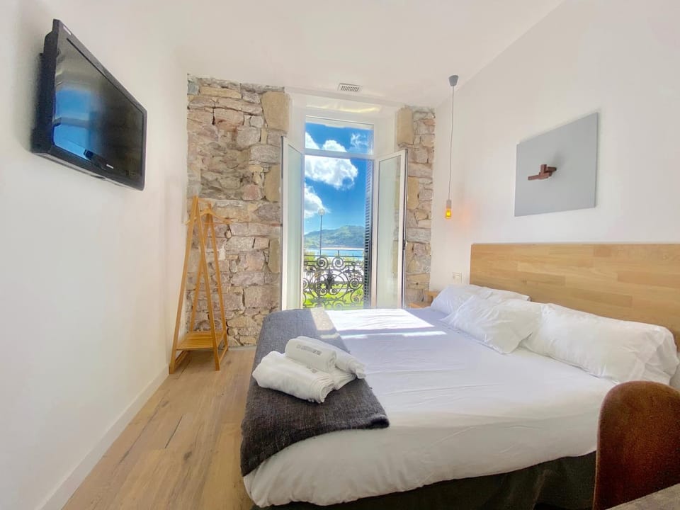 MIRADAALACONCHA Rooms Bed and Breakfast in San Sebastian