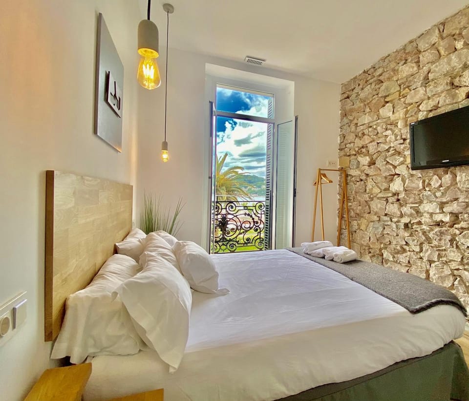 MIRADAALACONCHA Rooms Bed and Breakfast in San Sebastian