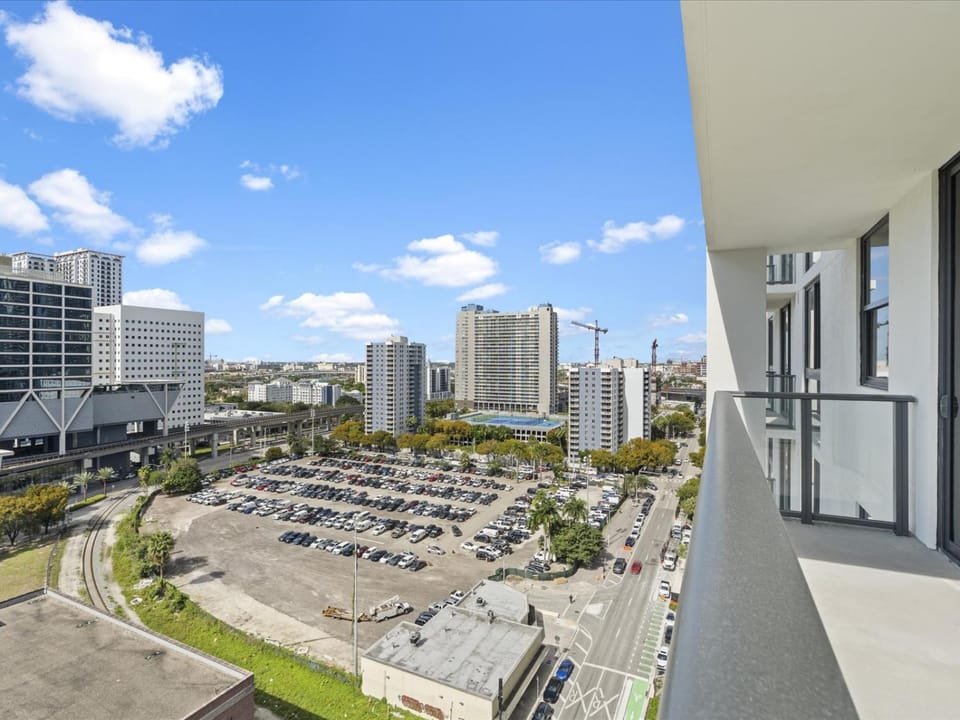 Balcony/Terrace, City view, Street view