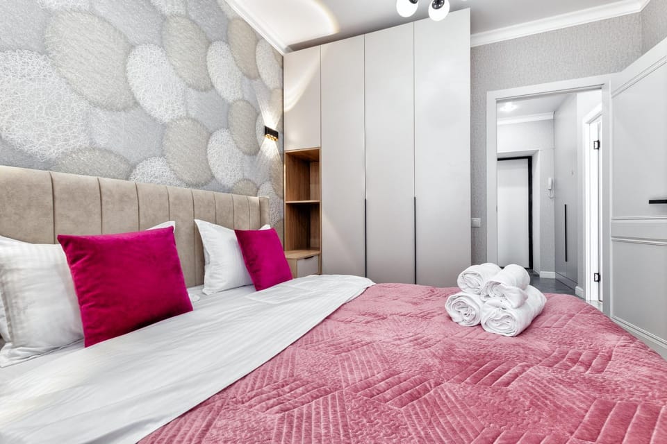 Bed, Photo of the whole room, Bedroom, towels, wardrobe