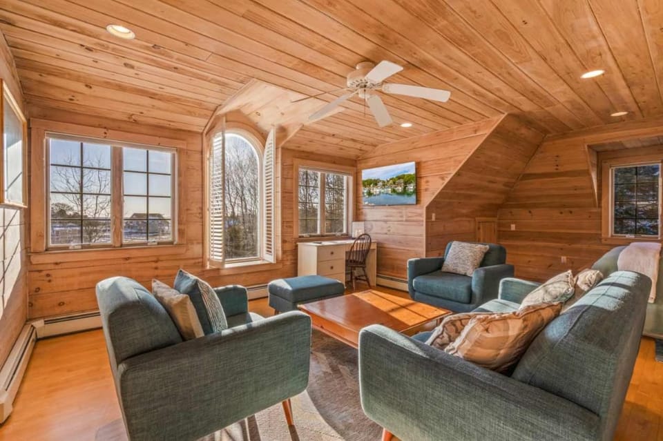 Town & Tide Home for 8 House in Kennebunkport