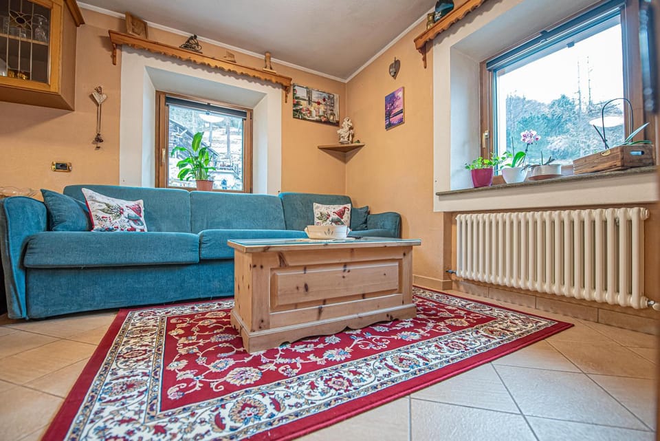 Living room, Seating area, internet