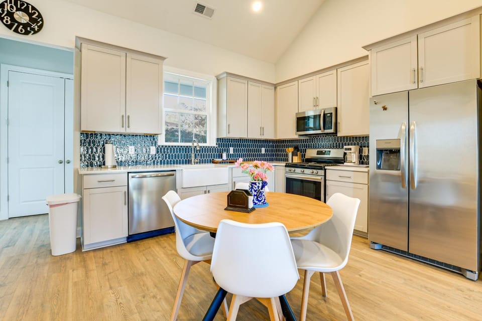Lake Greenwood Access: Modern Escape w/ Patio! House in Lake Greenwood