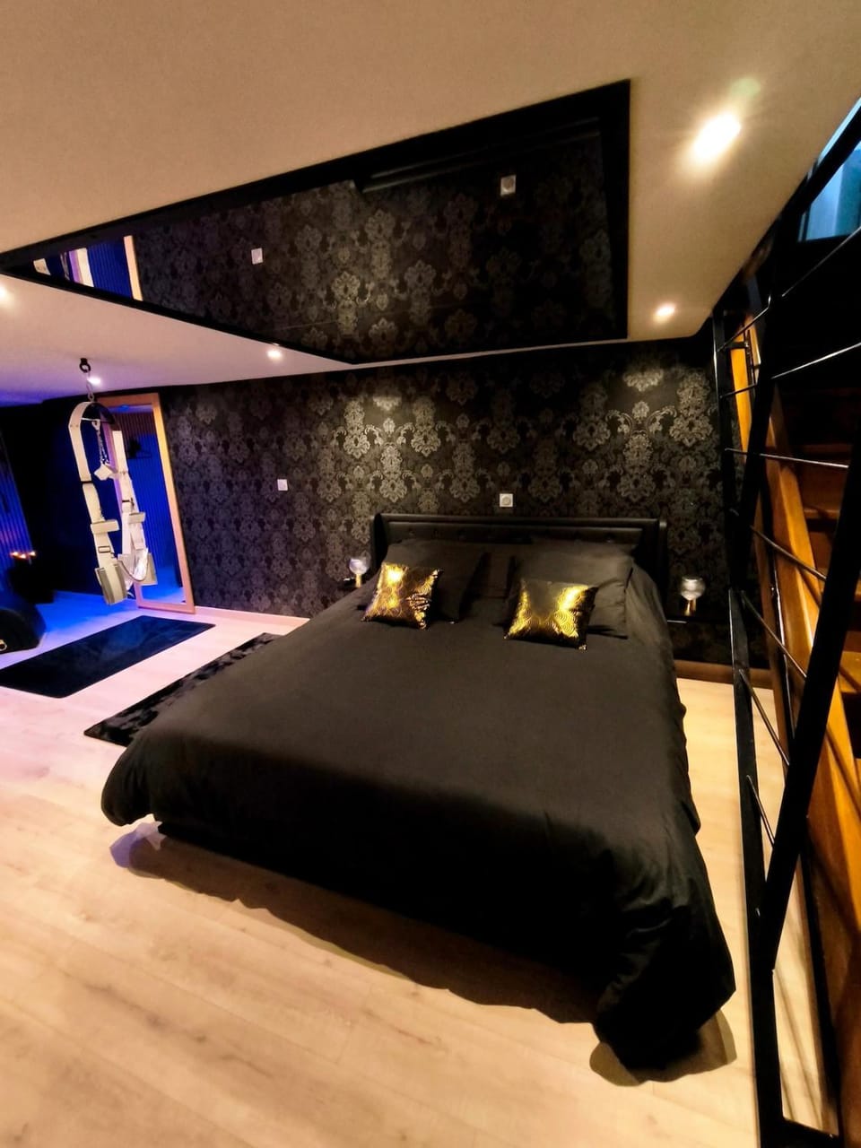 Loveroom LovaLova Apartment in Reims